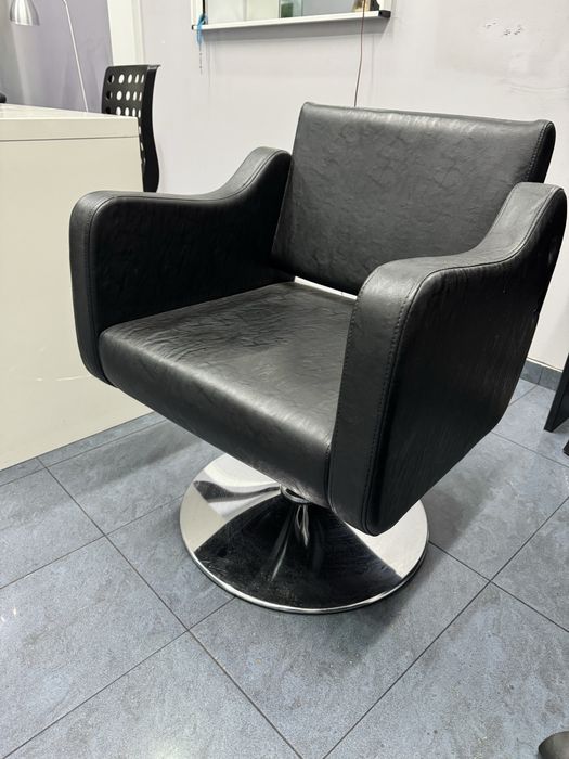 Фризьорски професионален стол