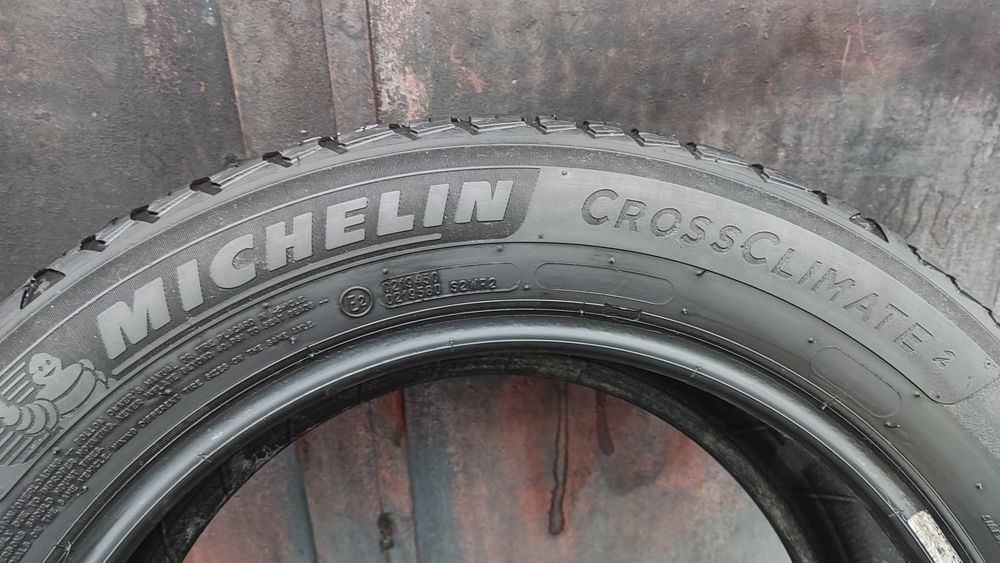 2бр. всесезонни гуми 205/55/16 Michelin Cross climate 2
dot23