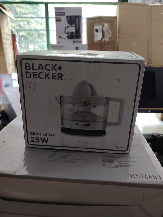 Цитрус преса Black&Decker BXCJ25E, 25W, 350 мл, Бял