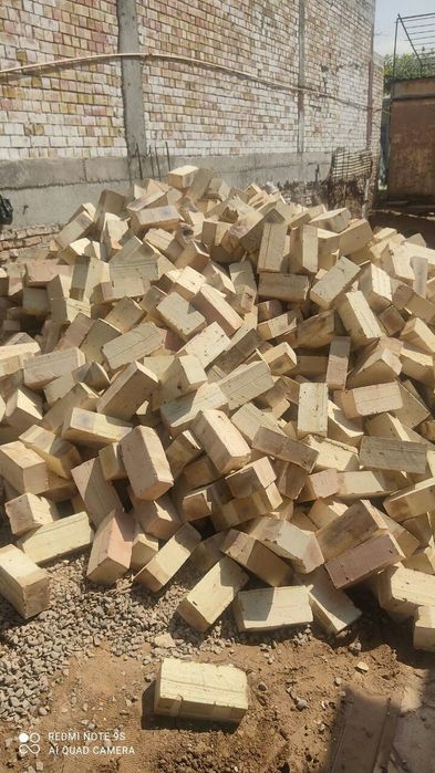 Pishgan g'isht sotiladi