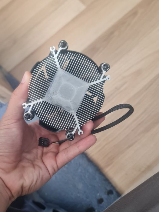 Охладител Amd wraith spire