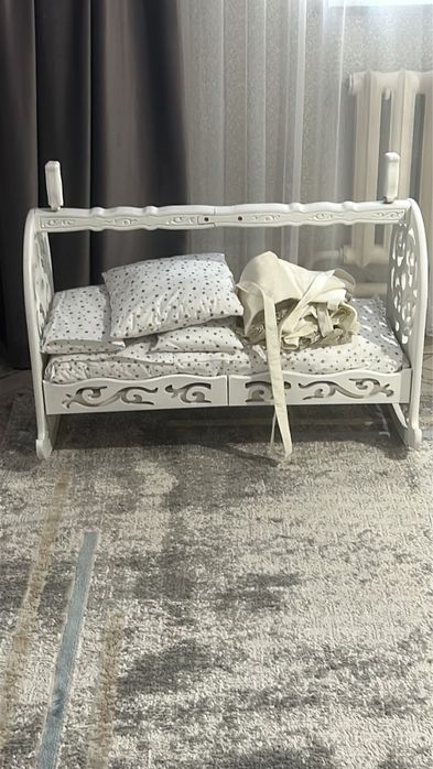 Продам бесік с полным комплектом