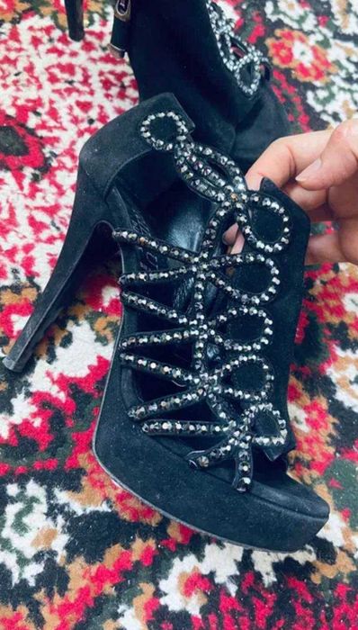 Женские босоножки