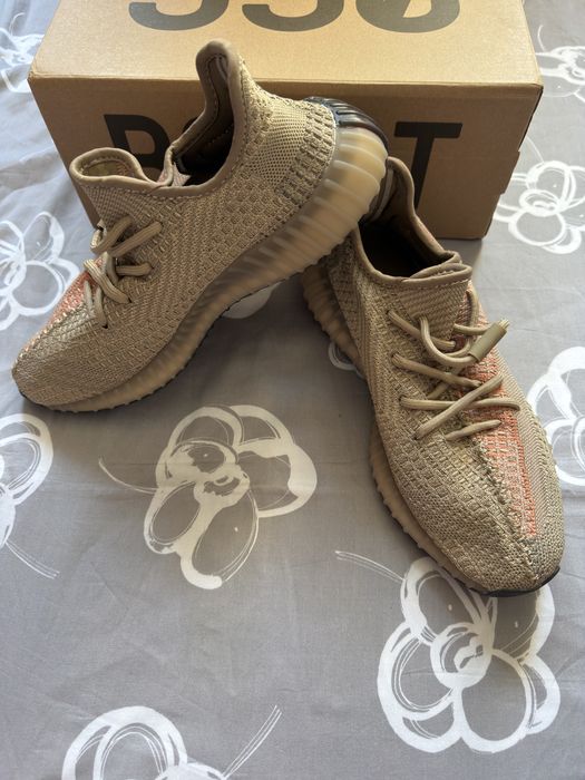 Adidasi Yeezy 350