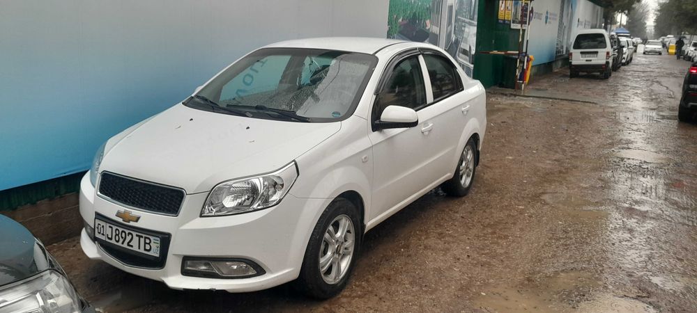 Продаётся авто нексия 3