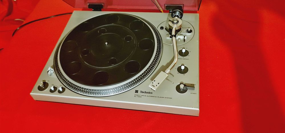 Technics SL-1300 Fully-Automatic Direct-Drive Made in Japan