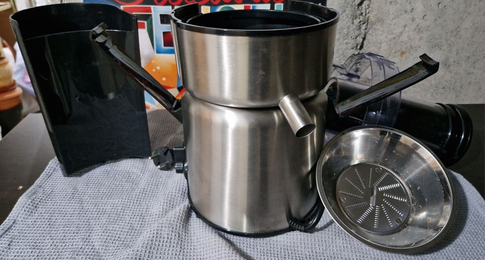 Storcător fructe 700W SELECline