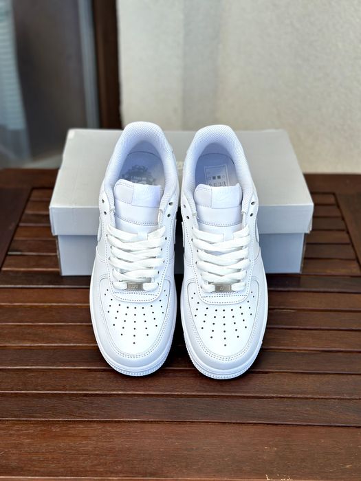 Мъжки обувки Nike Air Force 1 '07 (Triple White) - номер 42.5 (27см), НОВИ с кутия