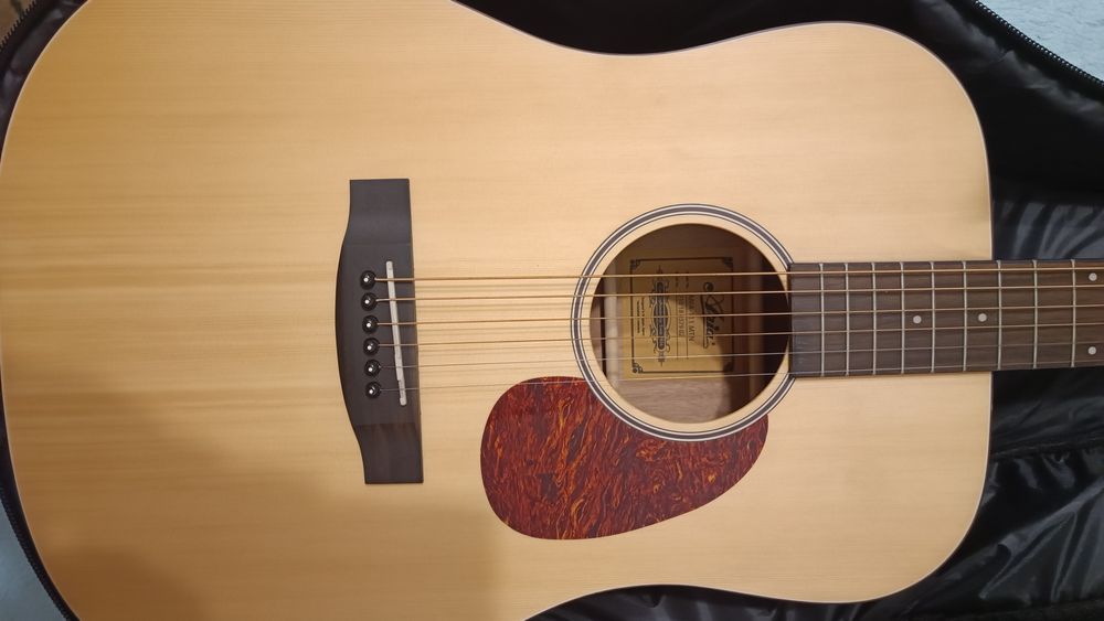 Гитара акустическая