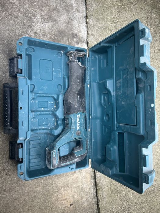 Fierastrau sabie - Makita