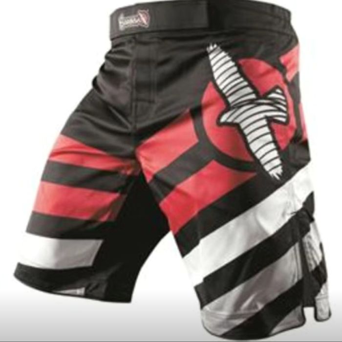 Спортивные шорты