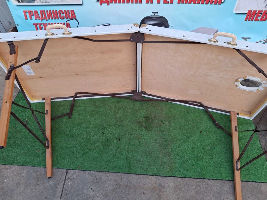 Масажна кушетка ..