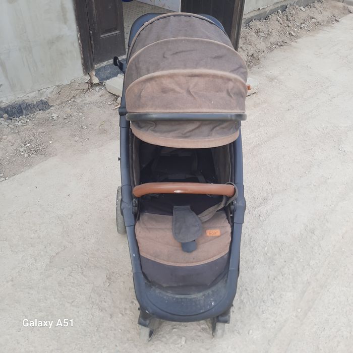 Продам коляску в мкрн Айгерим