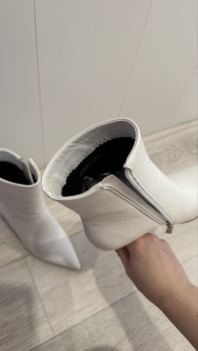 Продам новые ботинки