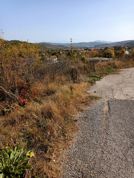 Продавам парцел за жилищно строителство