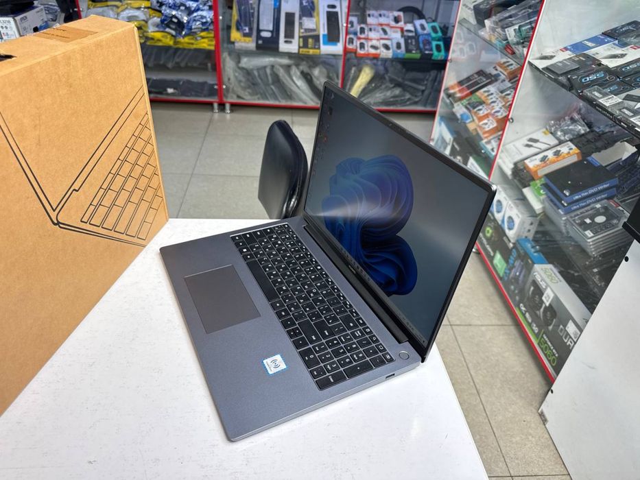 Huawei i5 13420H atiga 1 kun ishlagan