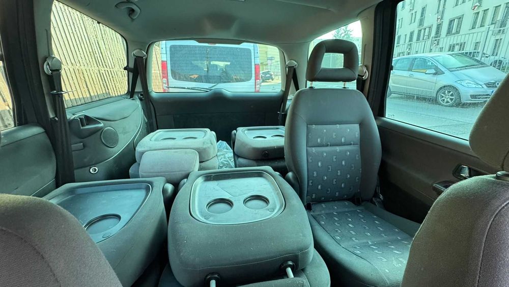 Volkswagen Sharan - 7 locuri, ideal pentru familie si transport