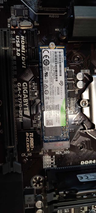 Компютърна конфигурация(без кутия и захранване) - i5-7600K/8GB/250GB