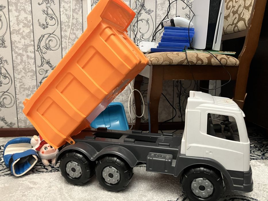 Игрушечный камаз хорошего качества