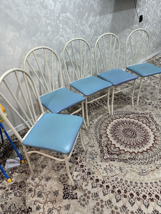 Стулья кухонные продам