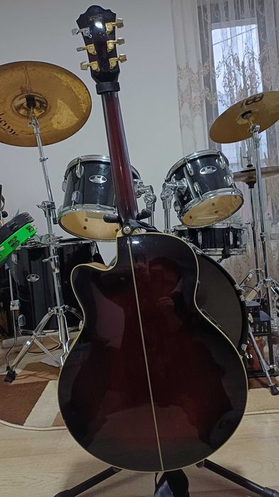 Vând chitara electroacustica &bas Ibanez