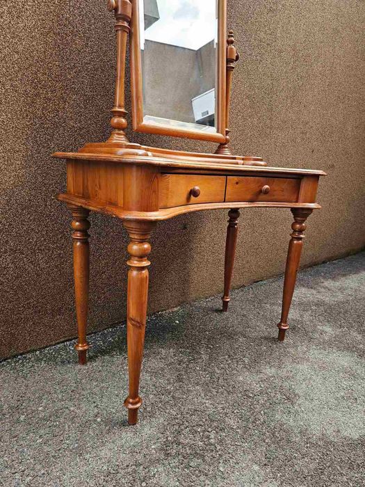 Тоалетка с огледало в стил Рустик