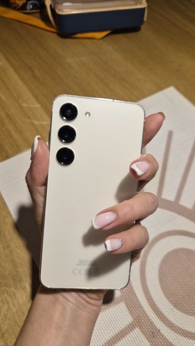 Самсунг S23 / Samsung S23