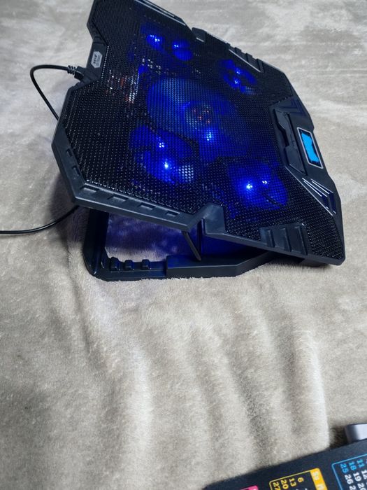 Охлаждающая подставка для ноутбука