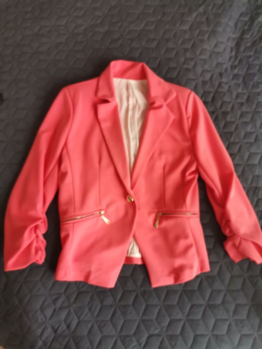 Сако в корал цвят размер S