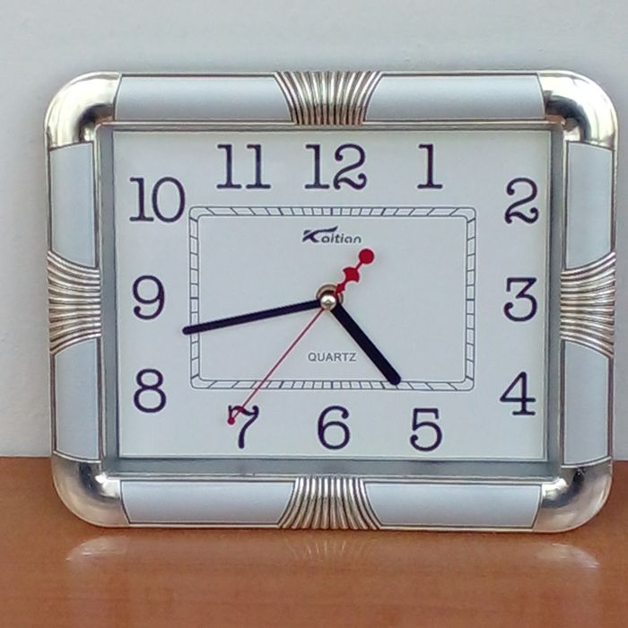 Красивые настенные часы