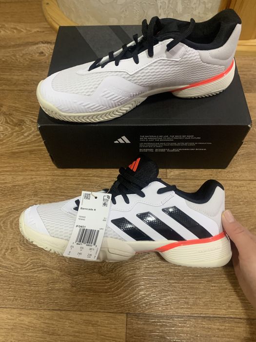 Кроссовки Adidas Barricade