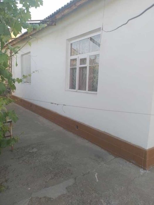 Продается большой дом с земельным участком в центре города