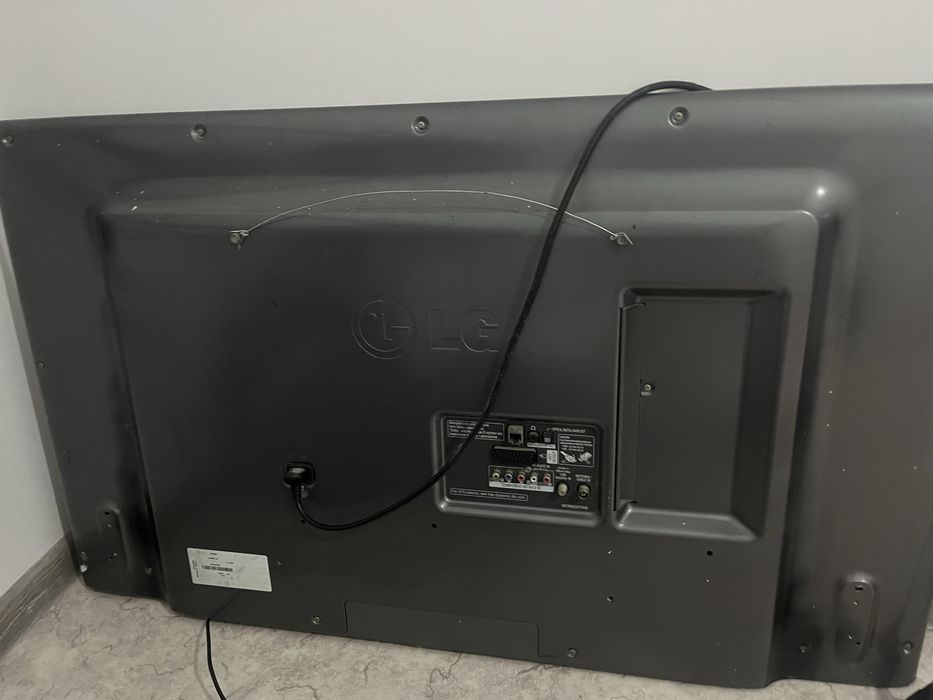 Продам LG телевизор
