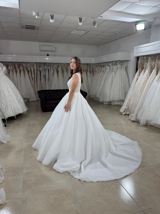 Rochie mireasa .