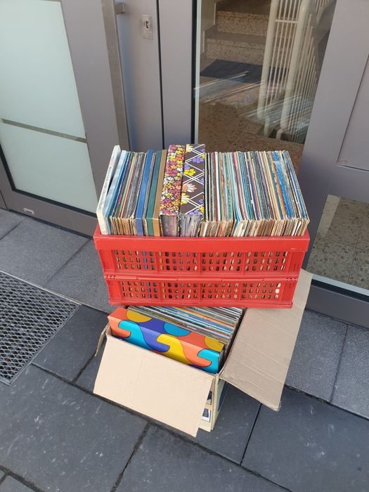 Vand Lot 150 Discuri Vinil colectie  muzica usoara mixta,pentru pick-u