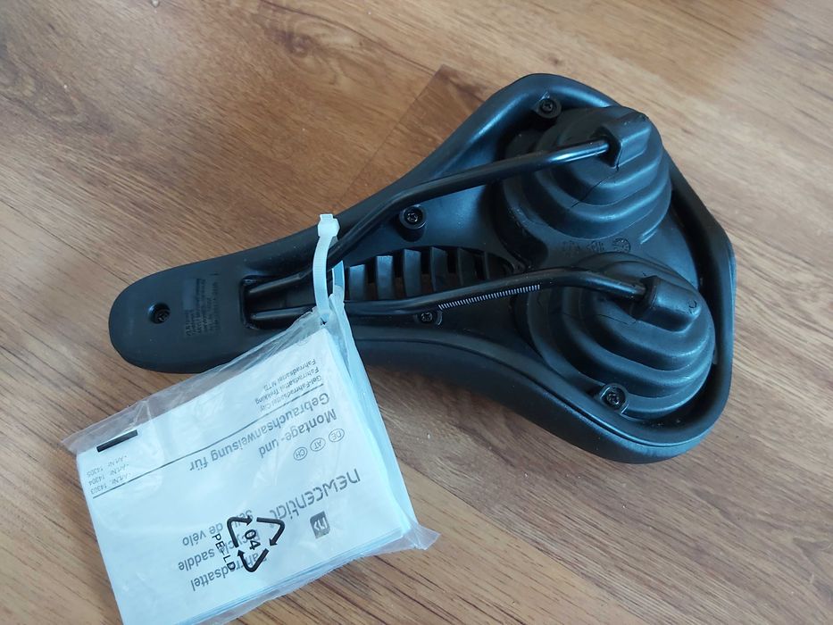 Sa de bicicleta pe gel (foarte confortabila) dimensiuni 28 x18 x9