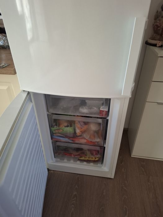 Frigider functional