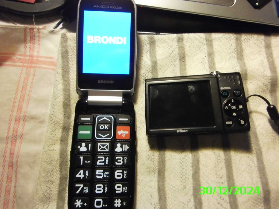 Samsung S10 la cutie si BRONDI Amico favoloso seniori si ap.foto Nikon