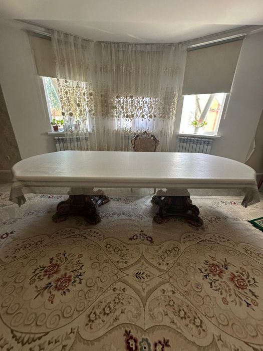 Сервант Комод стол со стульями