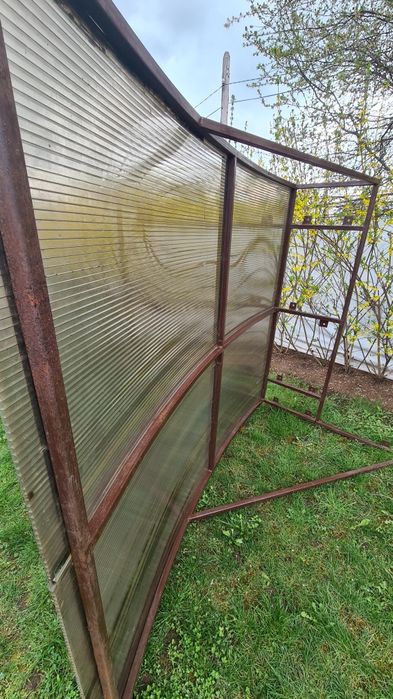 Метален навес с поликарбонат