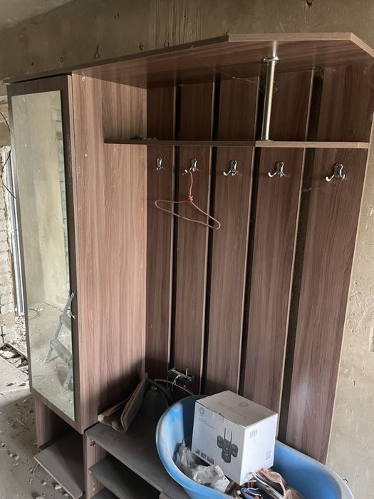 Продам шкаф в прихожую