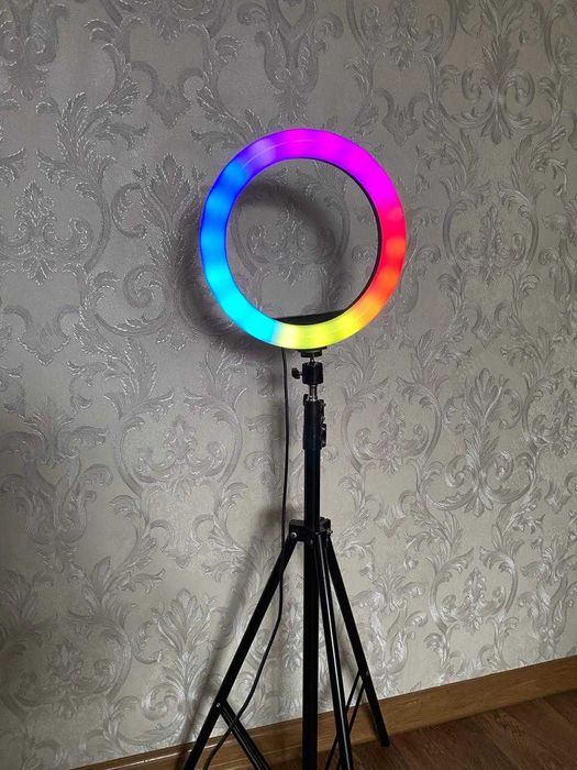 Продам новую Селфи- лампу