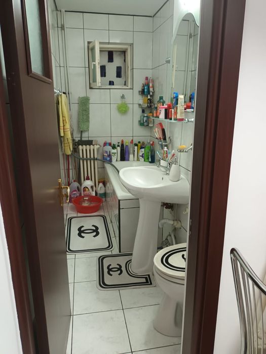 Inchiriez apartament 3 camere Ostroveni