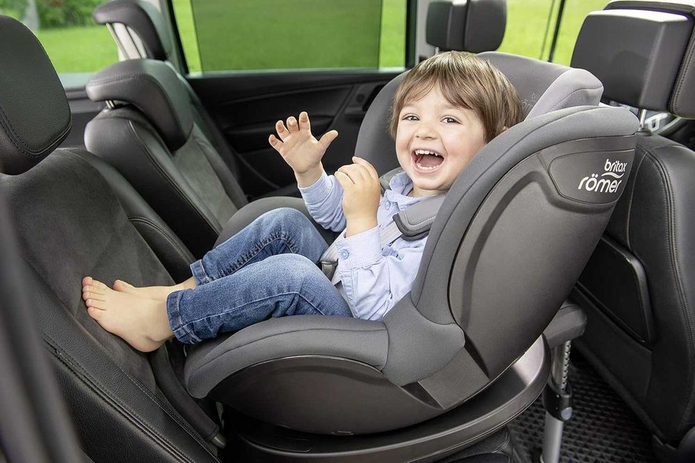 Britax Romer DualFix 2 R - Детско столче за кола с ISOFIX / 360°