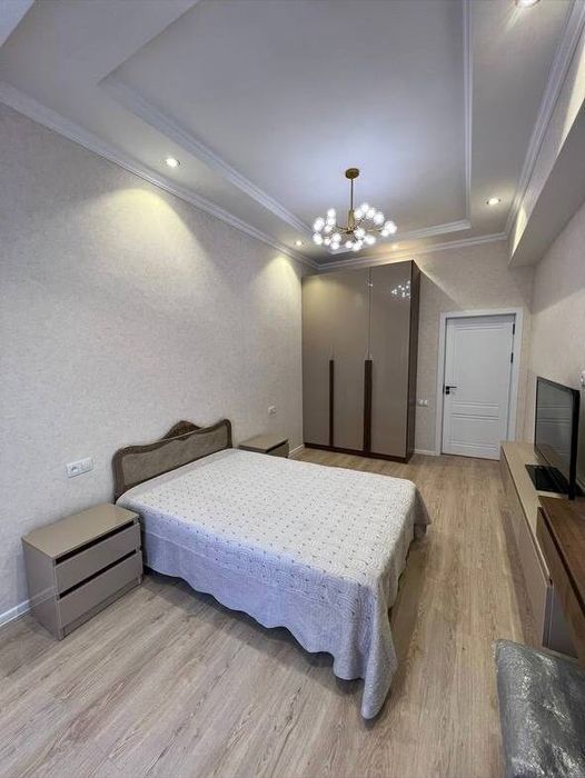 Продам квартиру новостройке Vek 2/5/8 72m2