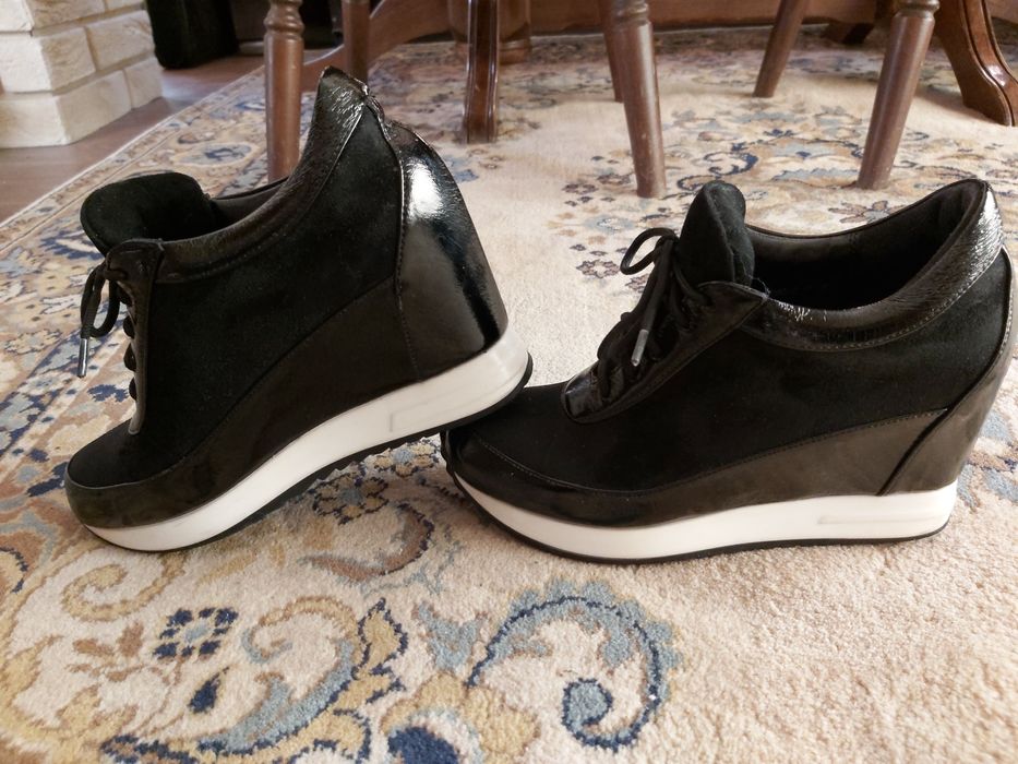 Дамски сникърси на платформа