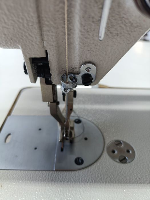 De vânzare masina de cusut Jack model 6380