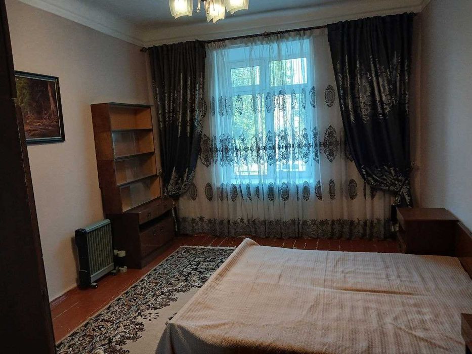 Сдаётся в аренду 3-х комнатная квартира, 2-й этаж, в центре, ул Навоий