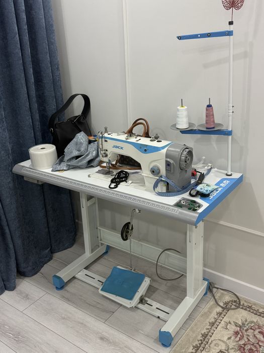 Продается швейная машина