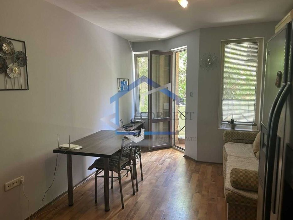 Дава се под наем Двустаен апартамент в Варна, Център - 55 кв.м за 459 € - Снимка #2